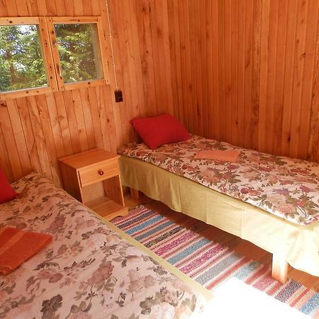 Ala-Laugu Holiday Home Leisi Eksteriør bilde