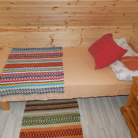 Ala-Laugu Holiday Home Leisi Eksteriør bilde