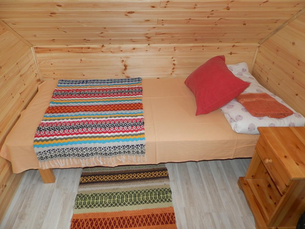Ala-Laugu Holiday Home Leisi Eksteriør bilde