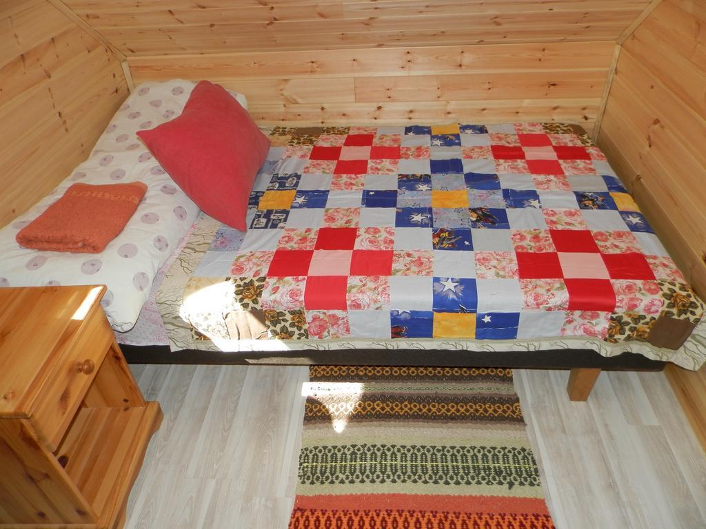 Ala-Laugu Holiday Home Leisi Eksteriør bilde