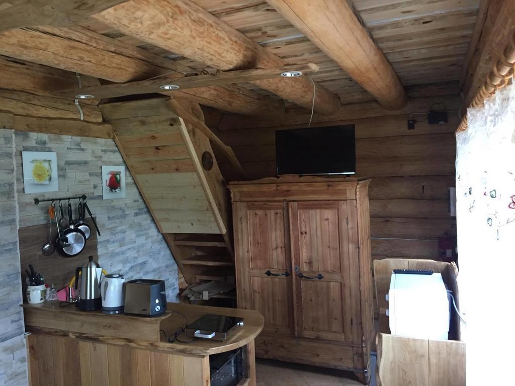 Ala-Laugu Holiday Home Leisi Eksteriør bilde