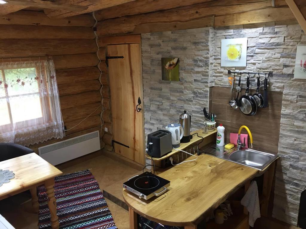 Ala-Laugu Holiday Home Leisi Eksteriør bilde