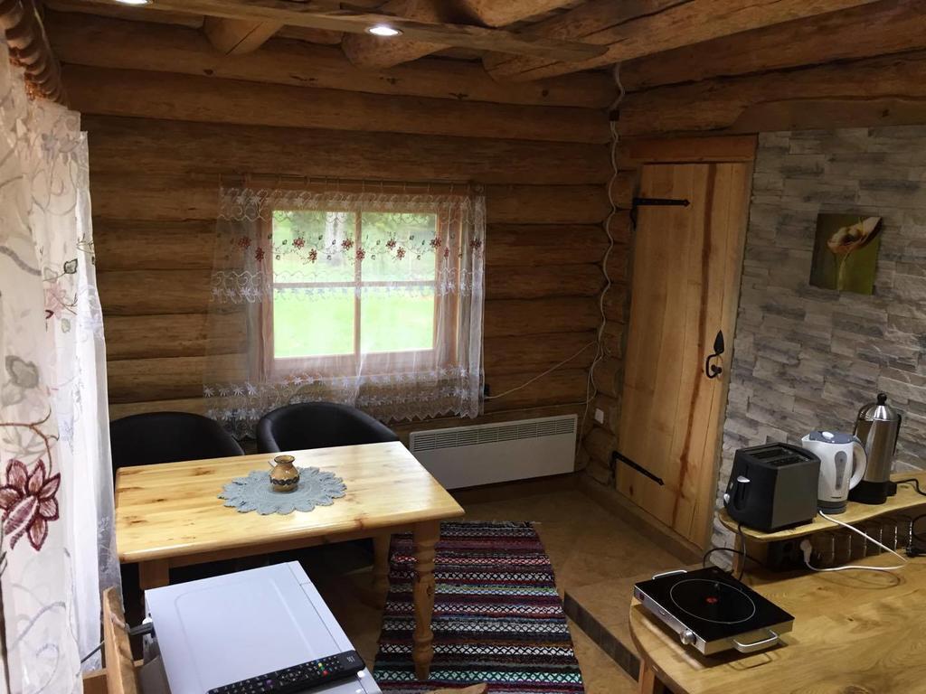 Ala-Laugu Holiday Home Leisi Eksteriør bilde